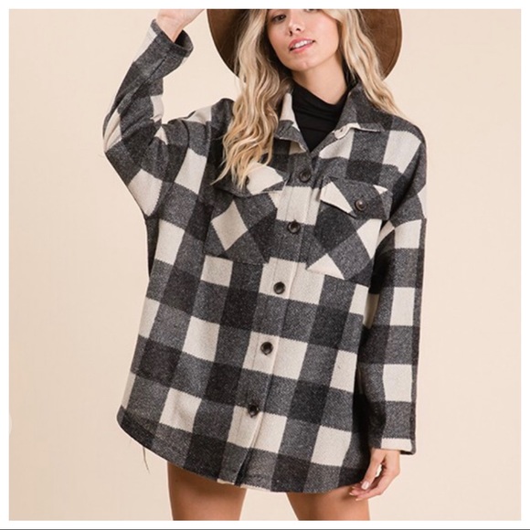✨LAST 1✨Fabulous Must Have Plaid Boxy shirt jacket - Picture 2 of 5